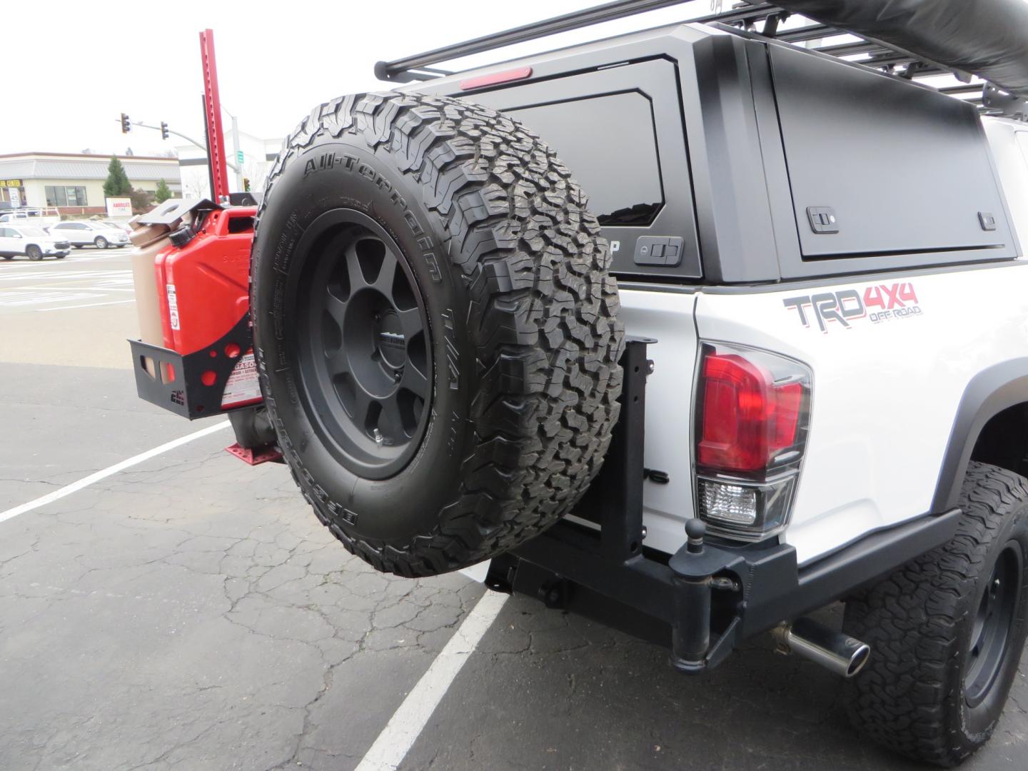 2016 White /GREY Toyota Tacoma TRD OFF-ROAD Double Cab Long Bed V6 6AT 4WD (3TMCZ5AN3GM) with an 3.5L engine, automatic transmission, located at 2630 Grass Valley Highway, Auburn, CA, 95603, (530) 508-5100, 38.937893, -121.095482 - Looking for the ultimate overlanding vehicle. Look no further than this purpose built Tacoma set up for all of your adventures. - Photo#16